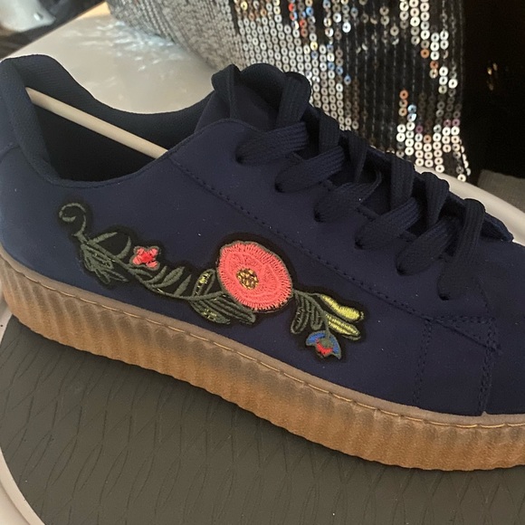 ‼️Floral Embroidered Sneakers‼️ - Picture 6 of 6